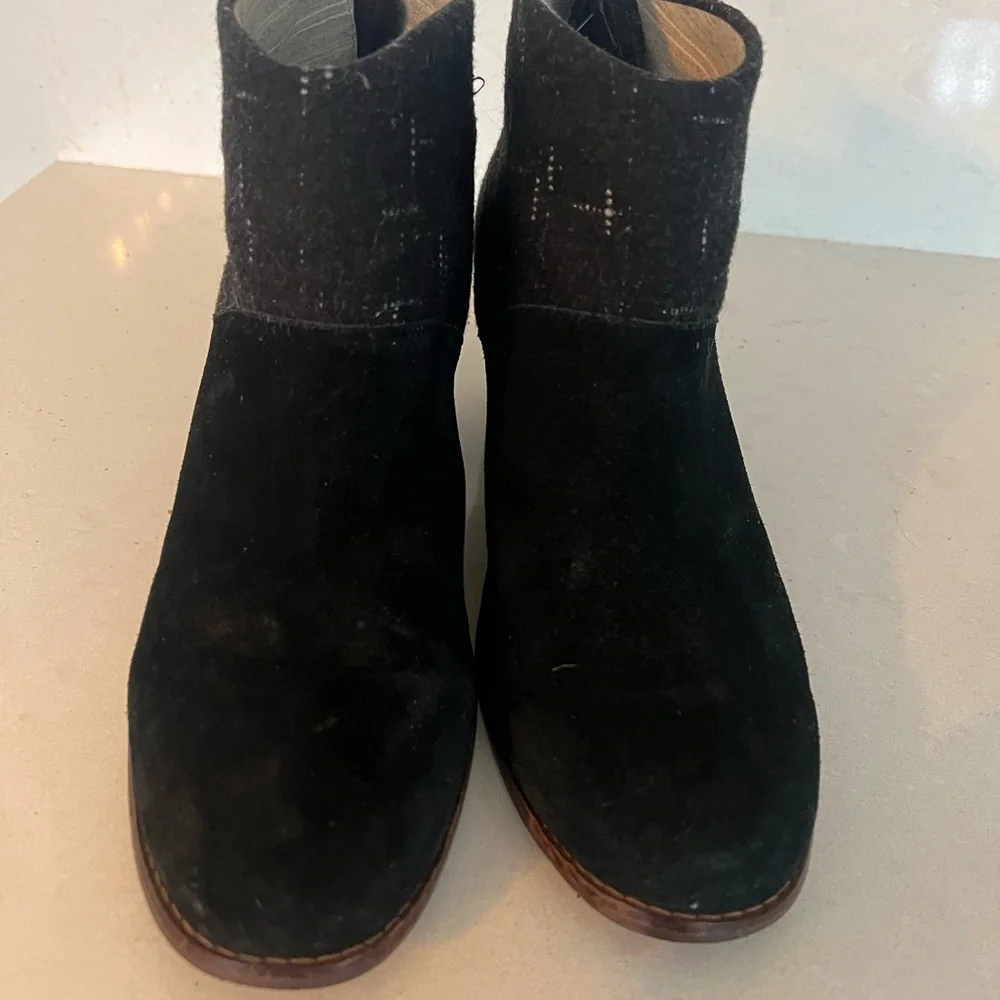 Tom’s Booties - Picture 6 of 6
